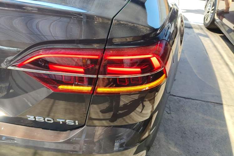 Used Volkswagen Phideon 2018 Revised Version 380TSI Two-Wheel Drive Business Edition Exterior 3