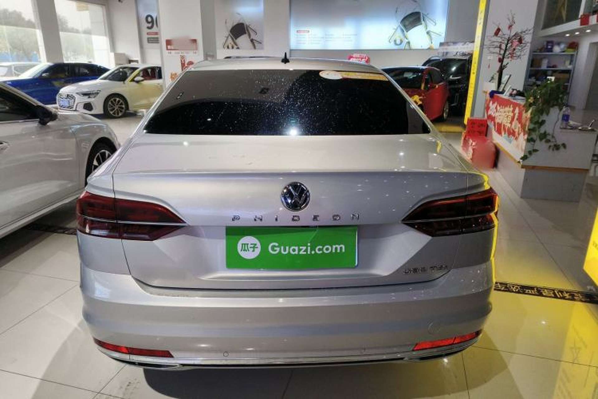 Used Volkswagen Phideon 2018 Revised Version 380TSI Two-Wheel Drive Business Edition Exterior 4