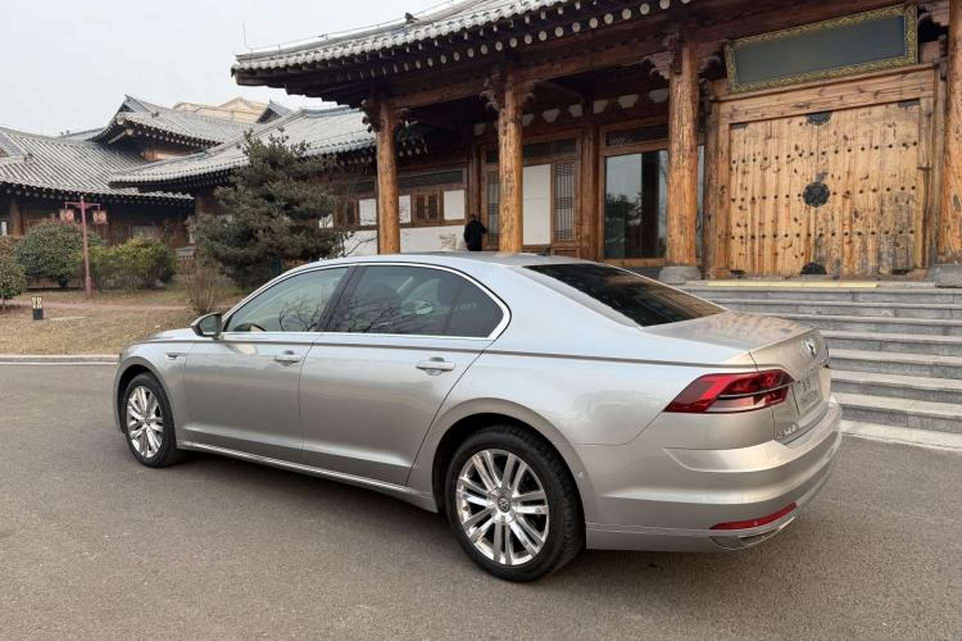 Used Volkswagen Phideon 2018 Revised Version 380TSI Two-Wheel-Drive Flagship Edition Exterior 5