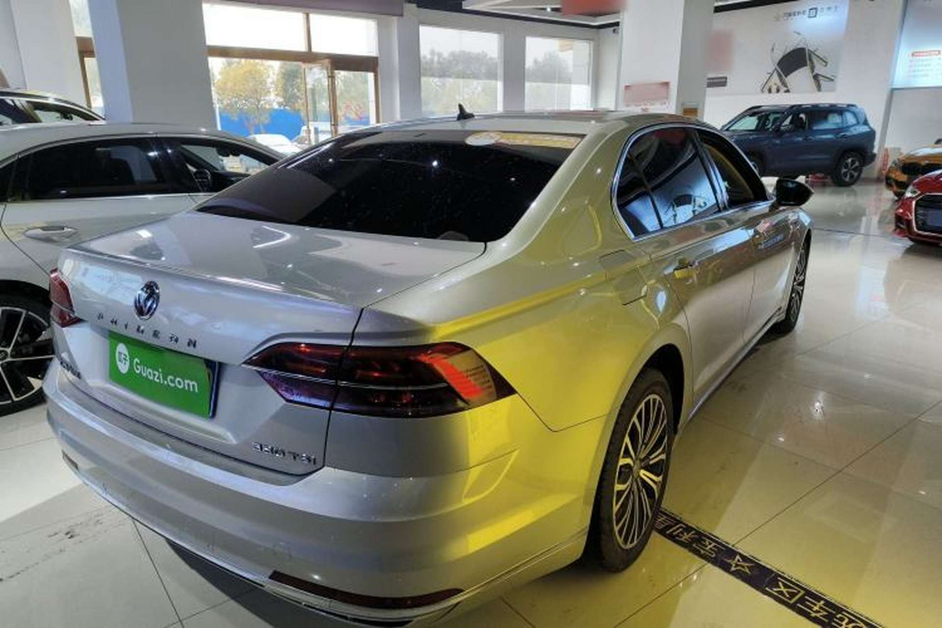 Used Volkswagen Phideon 2018 Revised Version 380TSI Two-Wheel Drive Business Edition Exterior 5