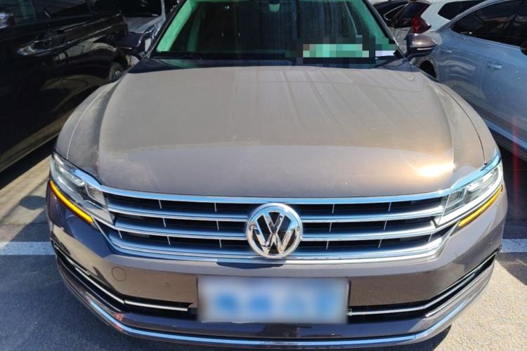 Used Volkswagen Phideon 2018 Revised Version 380TSI Two-Wheel Drive Business Edition Front