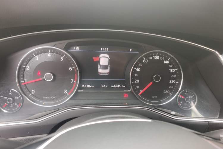 Used Volkswagen Phideon 2018 Revised Version 380TSI Two-Wheel Drive Business Edition Instrument Cluster