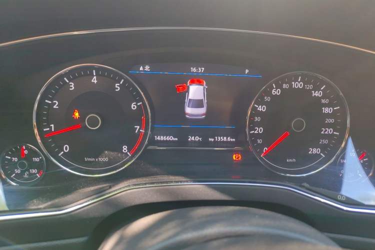 Used Volkswagen Phideon 2018 Revised Version 380TSI Two-Wheel-Drive Flagship Edition Instrument Cluster