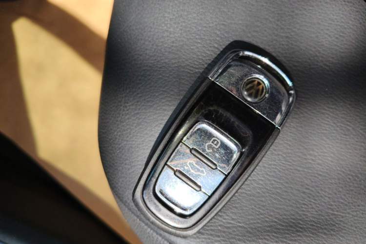 Used Volkswagen Phideon 2018 Revised Version 380TSI Two-Wheel Drive Business Edition Interior 1