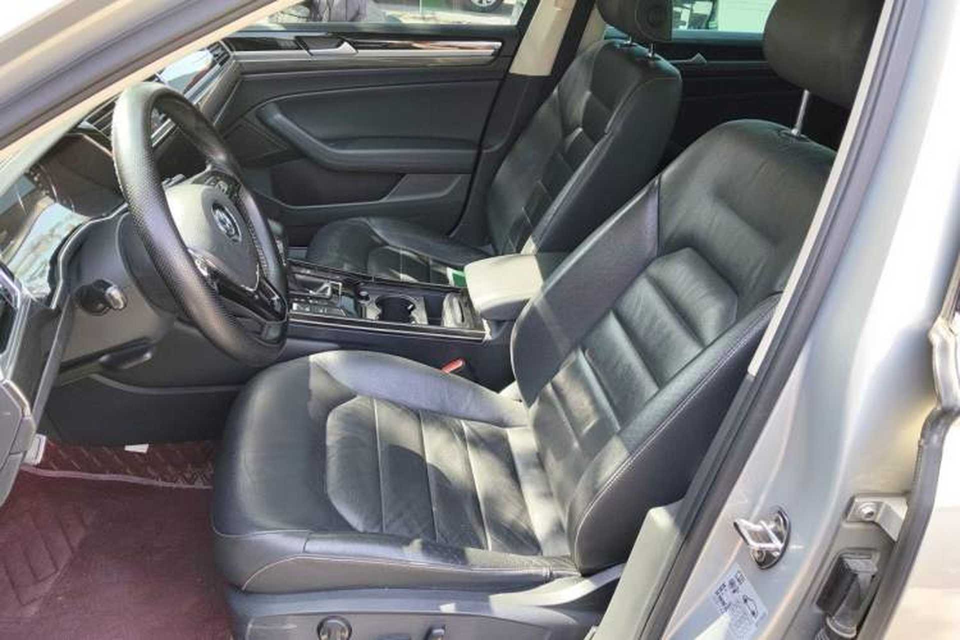 Used Volkswagen Phideon 2018 Revised Version 380TSI Two-Wheel Drive Business Edition Left Front Seat
