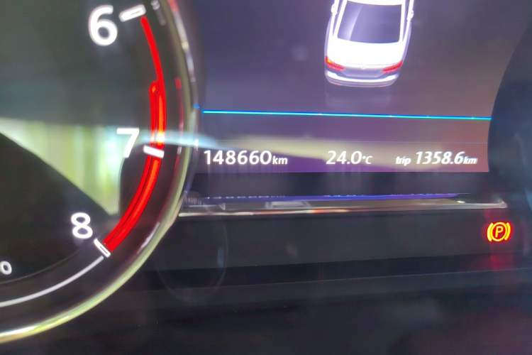 Used Volkswagen Phideon 2018 Revised Version 380TSI Two-Wheel-Drive Flagship Edition Odometer Close Up