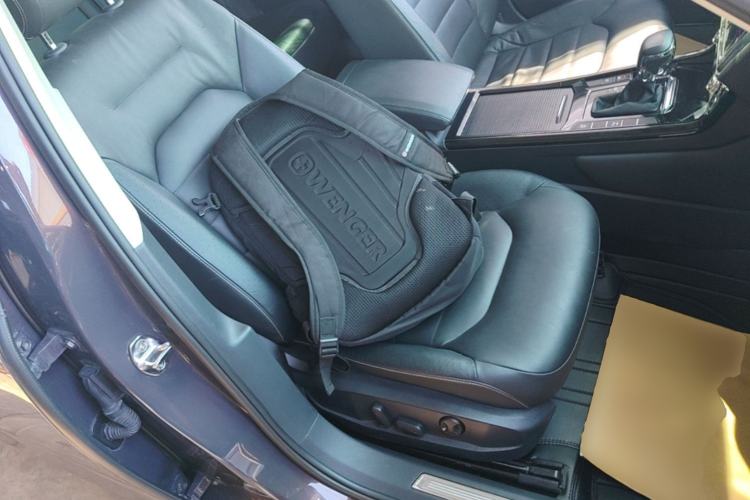 Used Volkswagen Phideon 2018 Revised Version 380TSI Two-Wheel Drive Business Edition Right Front Seat