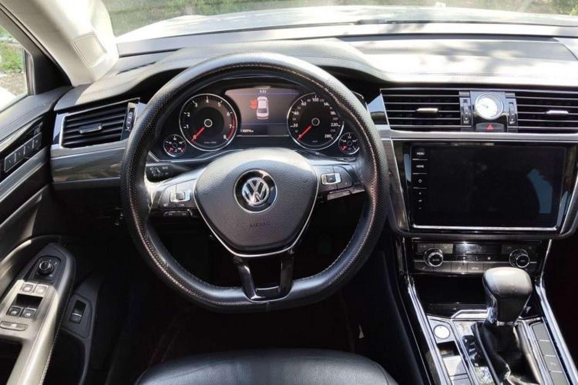 Used Volkswagen Phideon 2018 Revised Version 380TSI Two-Wheel Drive Business Edition Steering Wheel