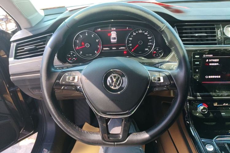 Used Volkswagen Phideon 2018 Revised Version 380TSI Two-Wheel Drive Business Edition Steering Wheel