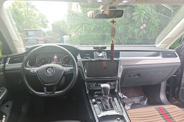 Used Volkswagen Phideon 2018 Revised Version 380TSI Two-Wheel Drive Business Edition Center Console