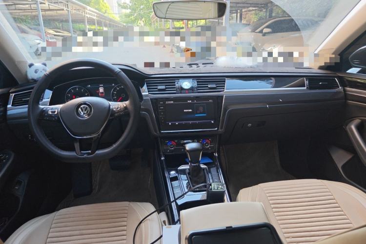 Used Volkswagen Phideon 2018 Revised Version 380TSI Two-Wheel Drive Business Edition Center Console