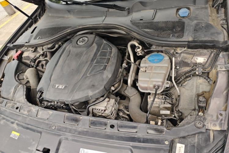 Used Volkswagen Phideon 2018 Revised Version 380TSI Two-Wheel Drive Business Edition Engine Bay