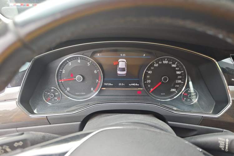 Used Volkswagen Phideon 2018 Revised Version 380TSI Two-Wheel Drive Business Edition Instrument Cluster