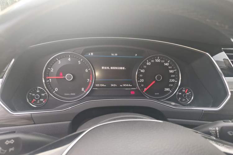Used Volkswagen Phideon 2018 Revised Version 380TSI Two-Wheel Drive Business Edition Instrument Cluster