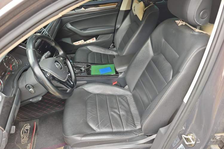Used Volkswagen Phideon 2018 Revised Version 380TSI Two-Wheel Drive Business Edition Left Front Seat