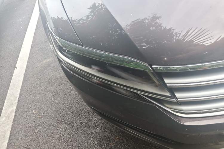 Used Volkswagen Phideon 2018 Revised Version 380TSI Two-Wheel Drive Business Edition Right Front Headlight