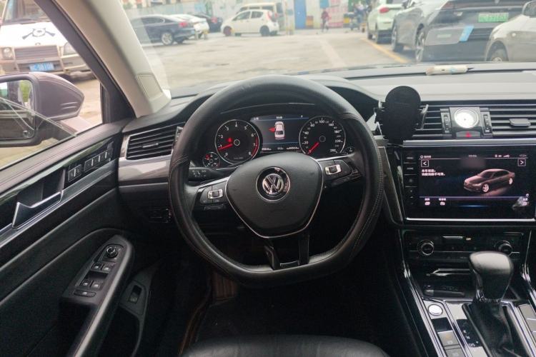 Used Volkswagen Phideon 2018 Revised Version 380TSI Two-Wheel Drive Business Edition Steering Wheel