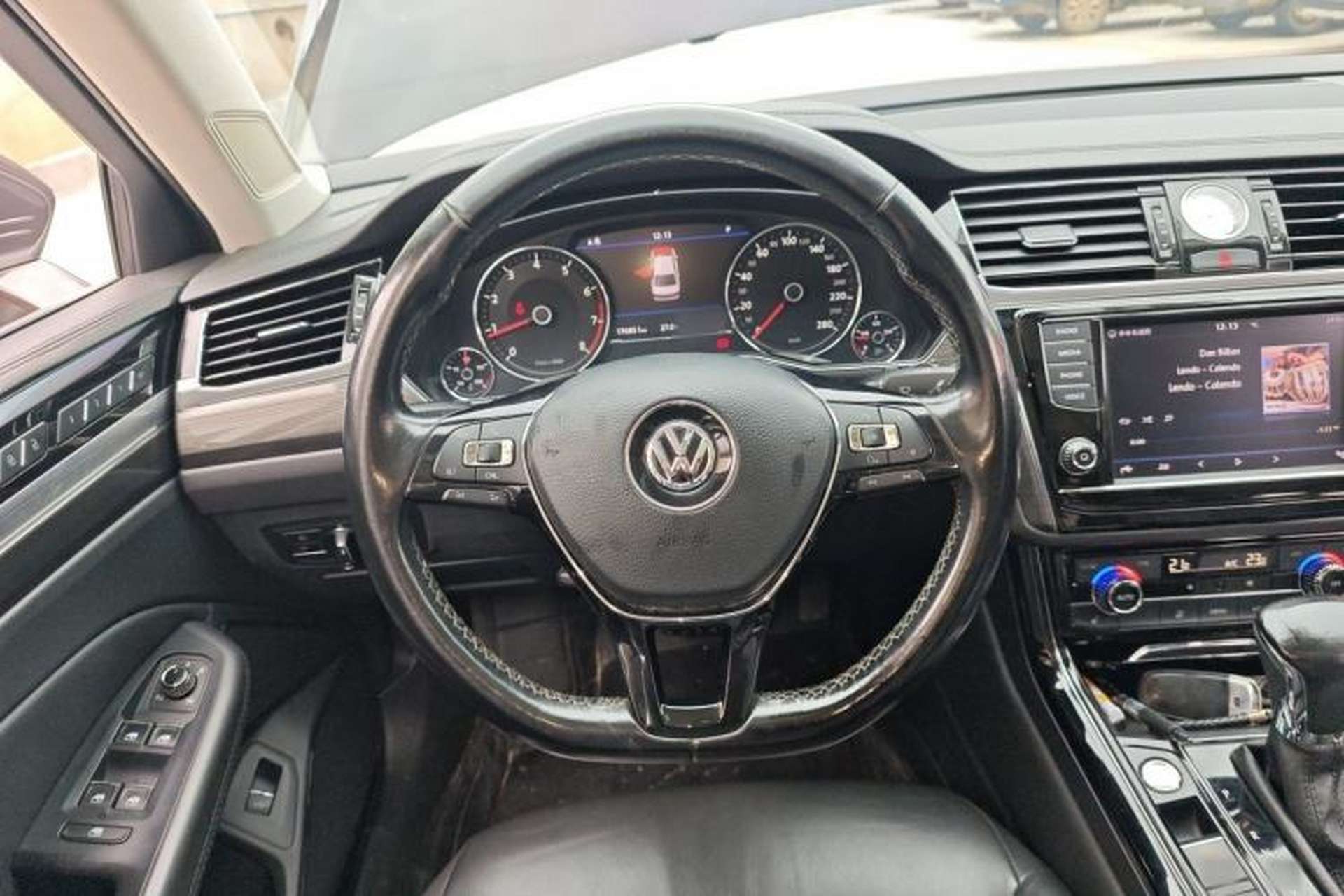 Used Volkswagen Phideon 2018 Revised Version 380TSI Two-Wheel Drive Business Edition Steering Wheel
