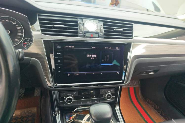 Used Volkswagen Phideon 2018 380TSI Two-Wheel Drive Business Edition Audio And AC Panel