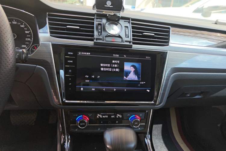 Used Volkswagen Phideon 2018 Revised Version 380TSI Two-Wheel Drive Business Edition Audio And AC Panel