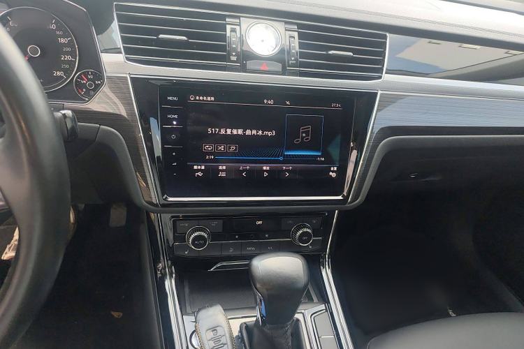 Used Volkswagen Phideon 2018 Revised Version 380TSI Two-Wheel Drive Business Edition Audio And AC Panel