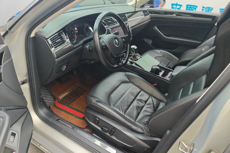 Used Volkswagen Phideon 2018 380TSI Two-Wheel Drive Business Edition Driver Seat