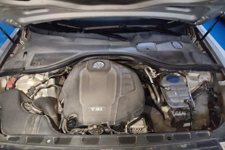 Used Volkswagen Phideon 2018 Revised Version 380TSI Two-Wheel Drive Business Edition Engine Bay
