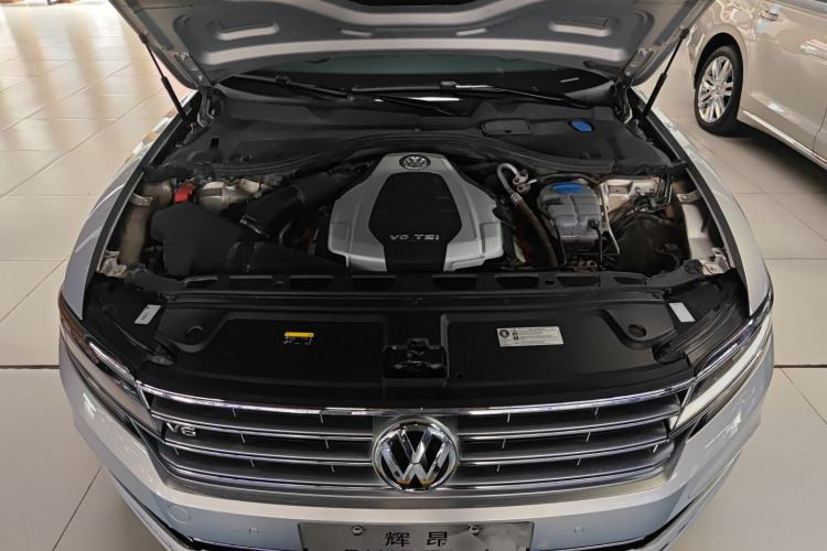 Used Volkswagen Phideon 2018 Revised Version 480 V6 Four-Wheel Drive Flagship Edition Engine Bay