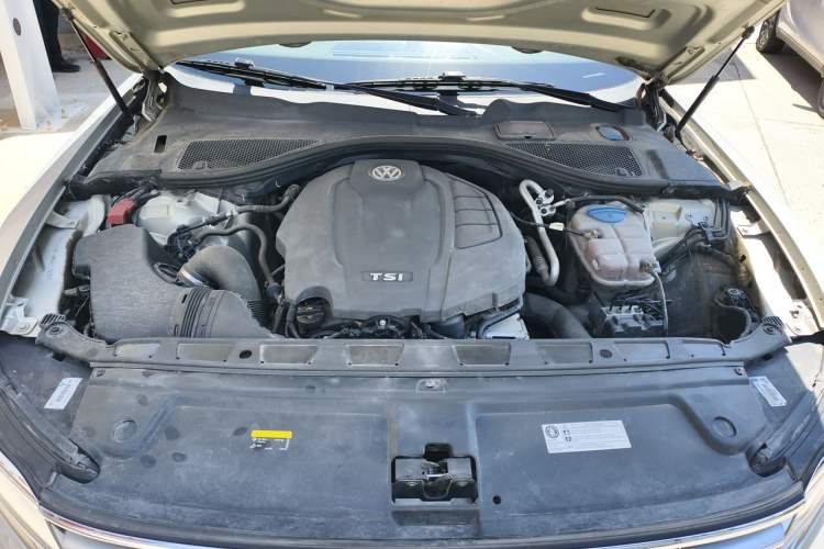 Used Volkswagen Phideon 2018 Revised Version 380TSI Two-Wheel Drive Business Edition Engine Bay