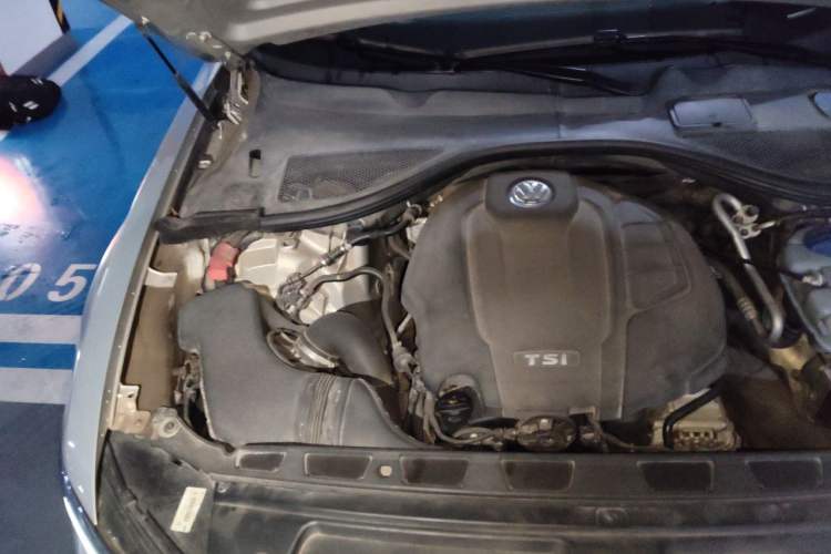 Used Volkswagen Phideon 2018 Revised Version 380TSI Two-Wheel Drive Business Edition Engine Bay Right