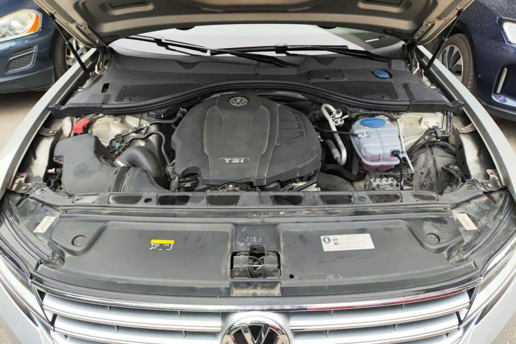 Used Volkswagen Phideon 2018 Revised Version 380TSI Two-Wheel Drive Business Edition Engine Bay