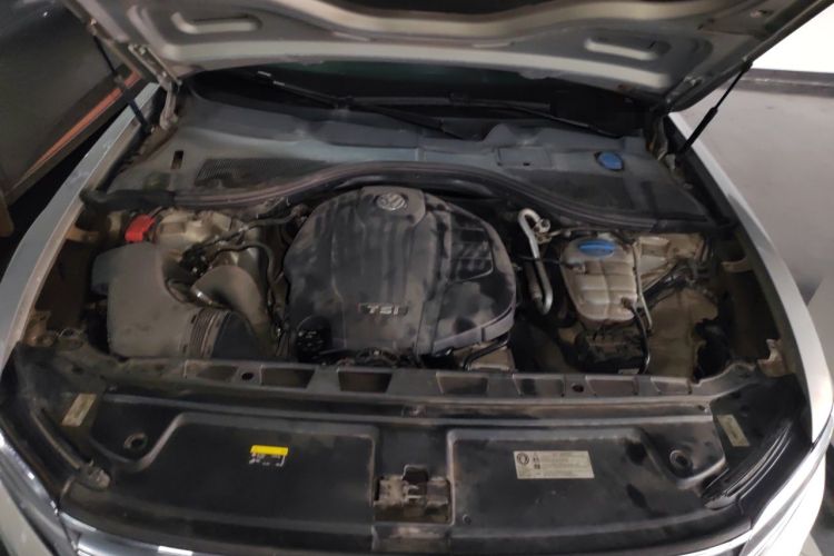 Used Volkswagen Phideon 2018 Revised Version 380TSI Two-Wheel Drive Business Edition Engine Bay
