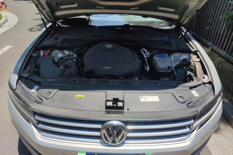 Used Volkswagen Phideon 2018 Revised Version 380TSI Two-Wheel Drive Business Edition Engine Bay