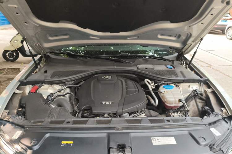 Used Volkswagen Phideon 2018 Revised Version 380TSI Two-Wheel-Drive Flagship Edition Engine Bay