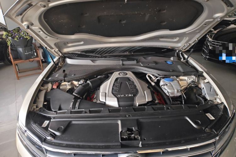 Used Volkswagen Phideon 2018 Revised Version 480 V6 Four-Wheel Drive Luxury Flagship Edition Engine Bay