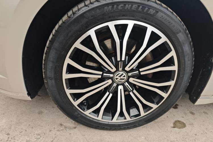 Used Volkswagen Phideon 2018 Revised Version 380TSI Two-Wheel Drive Business Edition Exterior 2