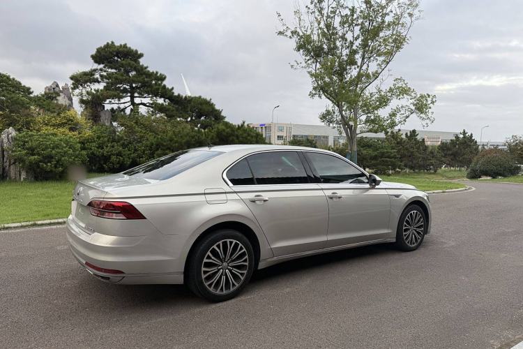 Used Volkswagen Phideon 2018 Revised Version 380TSI Two-Wheel Drive Business Edition Exterior 3