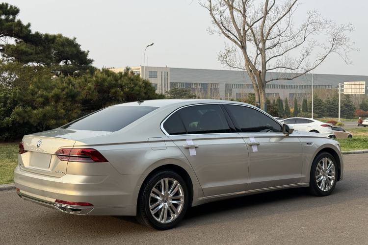 Used Volkswagen Phideon 2018 Revised Version 480 V6 Four-Wheel Drive Flagship Edition Exterior 3