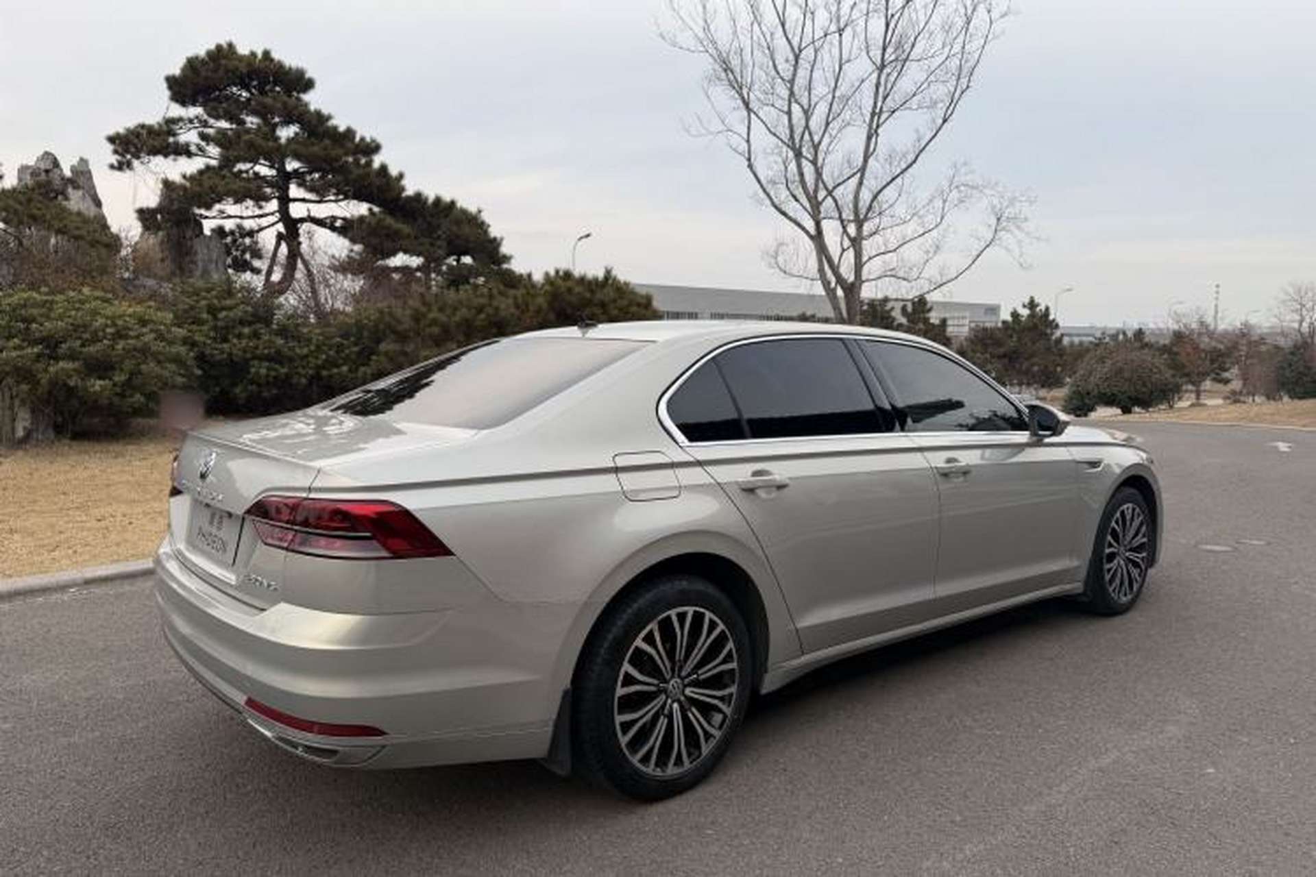 Used Volkswagen Phideon 2018 Revised Version 380TSI Two-Wheel Drive Business Edition Exterior 3