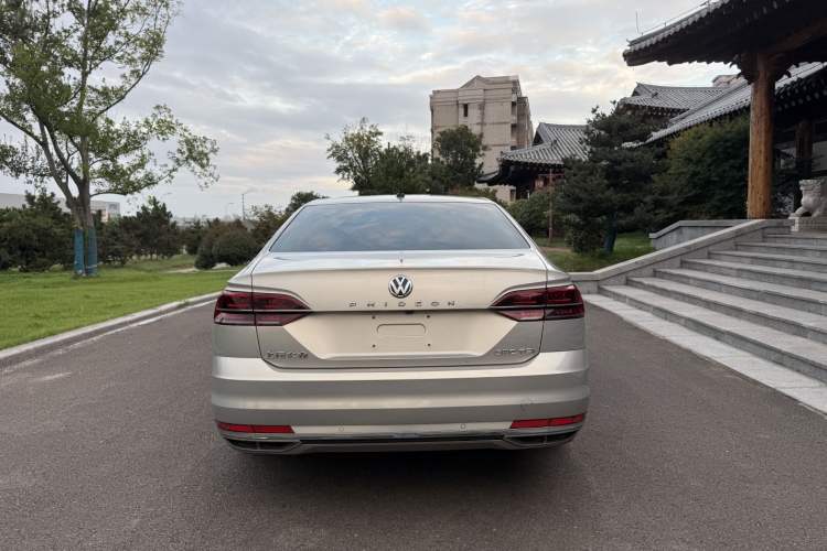 Used Volkswagen Phideon 2018 Revised Version 380TSI Two-Wheel Drive Business Edition Exterior 4