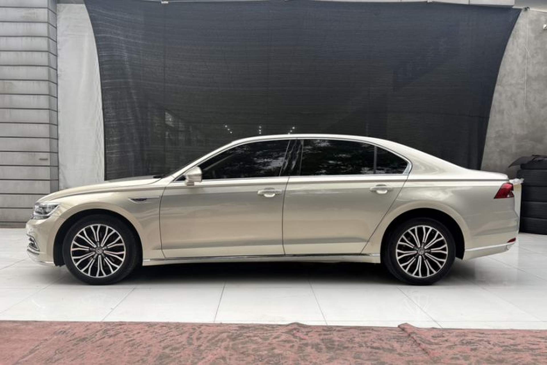 Used Volkswagen Phideon 2018 Revised Version 380TSI Two-Wheel Drive Business Edition Exterior 6