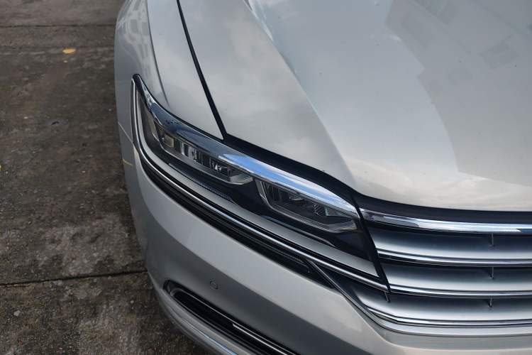 Used Volkswagen Phideon 2018 Revised Version 380TSI Two-Wheel Drive Business Edition Exterior 6