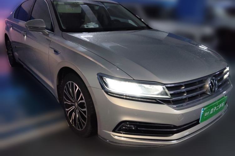 Used Volkswagen Phideon 2018 Revised Version 380TSI Two-Wheel Drive Business Edition Front Right 45 Deg