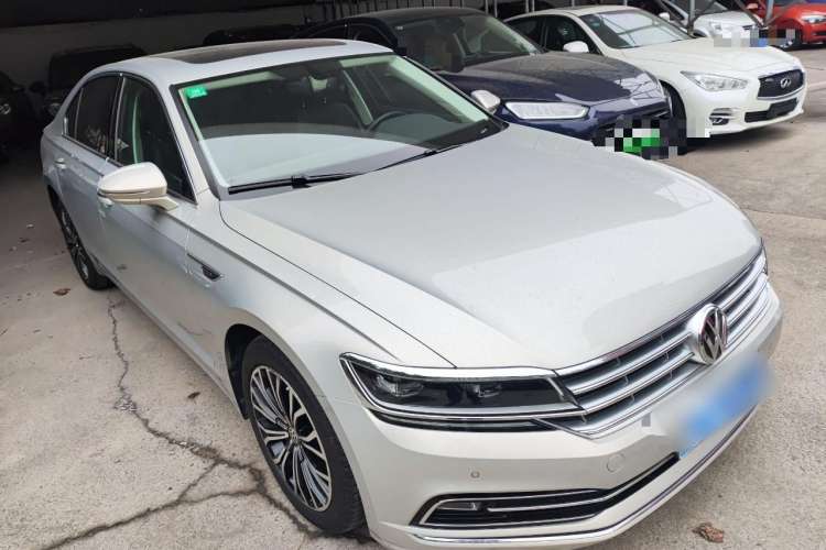 Used Volkswagen Phideon 2018 Revised Version 380TSI Two-Wheel Drive Business Edition Front Right 45 Deg