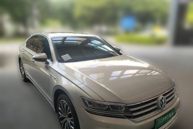 Used Volkswagen Phideon 2018 Revised Version 380TSI Two-Wheel Drive Business Edition Front Right 45 Deg