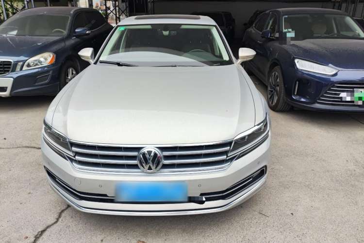 Used Volkswagen Phideon 2018 Revised Version 380TSI Two-Wheel Drive Business Edition Front