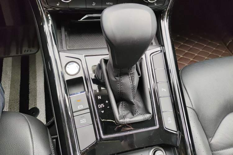 Used Volkswagen Phideon 2018 Revised Version 380TSI Two-Wheel Drive Business Edition Gear Lever