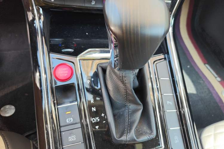 Used Volkswagen Phideon 2018 Revised Version 380TSI Two-Wheel Drive Business Edition Gear Lever