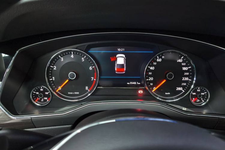 Used Volkswagen Phideon 2018 Revised Version 380TSI Two-Wheel Drive Business Edition Instrument Cluster