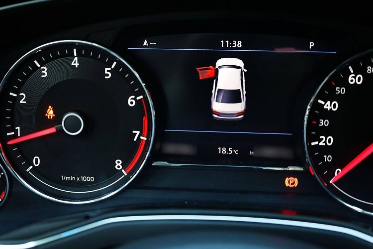 Used Volkswagen Phideon 2018 Revised Version 380TSI Two-Wheel Drive Business Edition Instrument Cluster